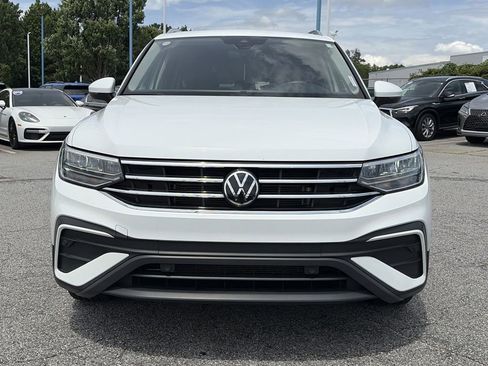 Certified 2024 Volkswagen Tiguan SE w/ Panoramic Sunroof Package AWD/4WD image 10
