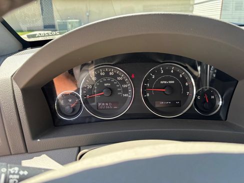 Used 2009 Jeep Grand Cherokee Laredo AWD/4WD image 28