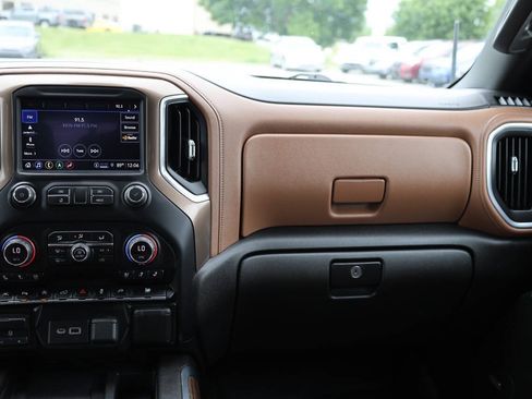 Used 2021 Chevrolet Silverado 1500 High Country w/ Technology Package AWD/4WD image 25