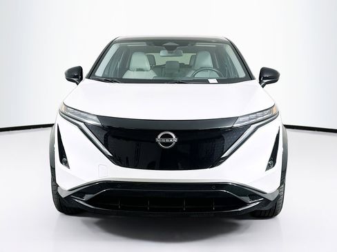 Used 2023 Nissan Ariya FWD image 2