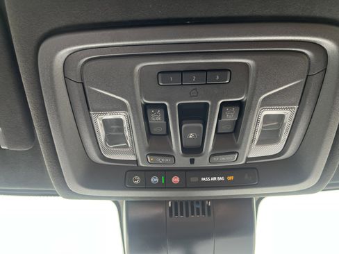 Used 2025 GMC Sierra 2500 Denali Ultimate AWD/4WD image 32