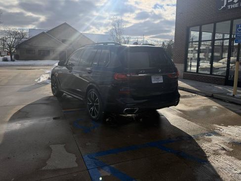 Used 2019 BMW X7 xDrive50i w/ M Sport Package image 9