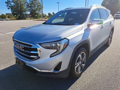 Used 2020 GMC Terrain SLT image 2