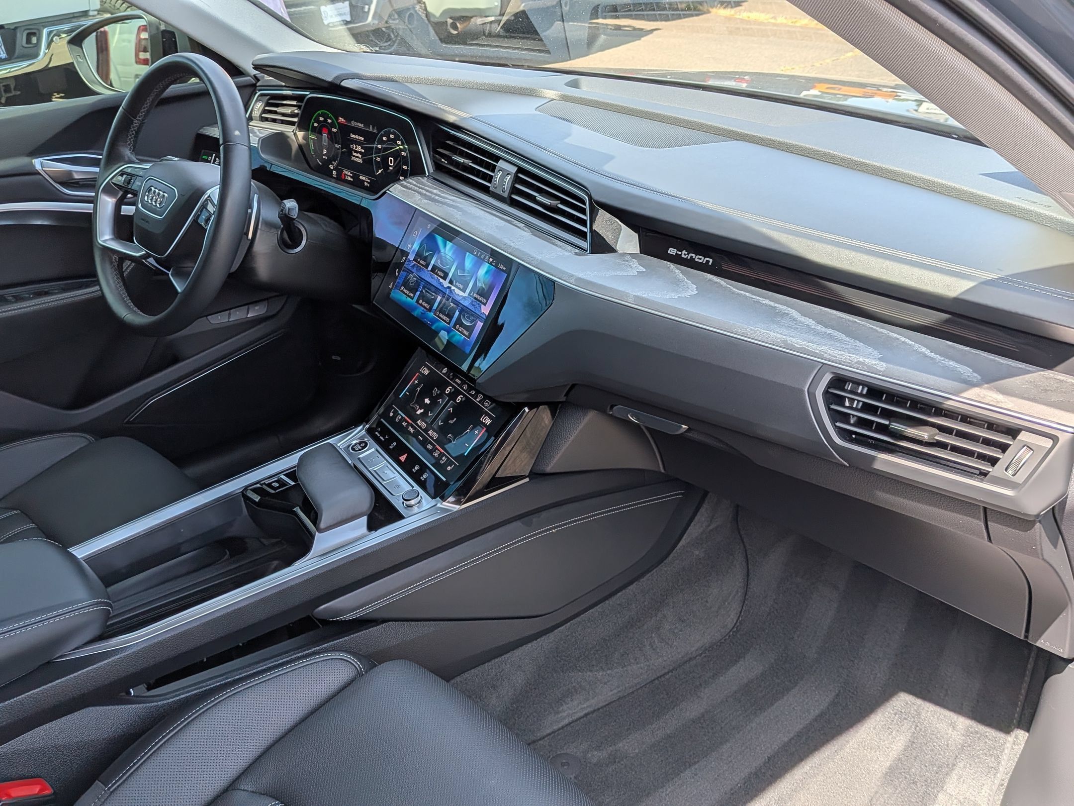Used 2024 Audi Q8 e-tron Prestige w/ Prestige Package AWD/4WD image 29