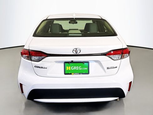 Used 2022 Toyota Corolla LE image 8
