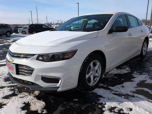 Used 2017 Chevrolet Malibu LS image 4