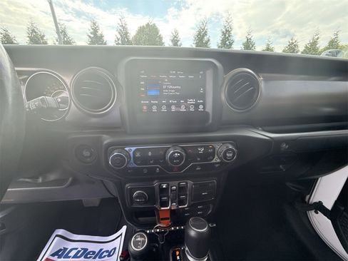 Used 2020 Jeep Gladiator Sport w/ Quick Order Package 24S image 11