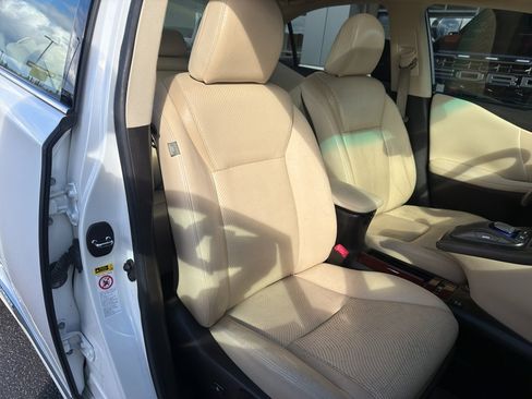 Used 2010 Lexus HS 250h Premium image 9