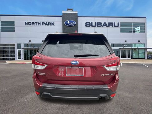 Certified 2021 Subaru Forester Premium image 4