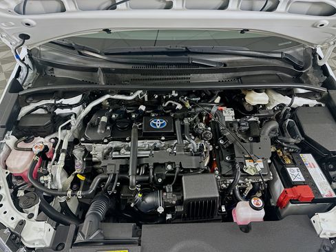 Used 2024 Toyota Corolla LE w/ LE Convenience Package image 31