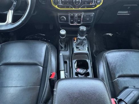 Used 2021 Jeep Wrangler Unlimited Sahara w/ Cold Weather Group AWD/4WD image 21