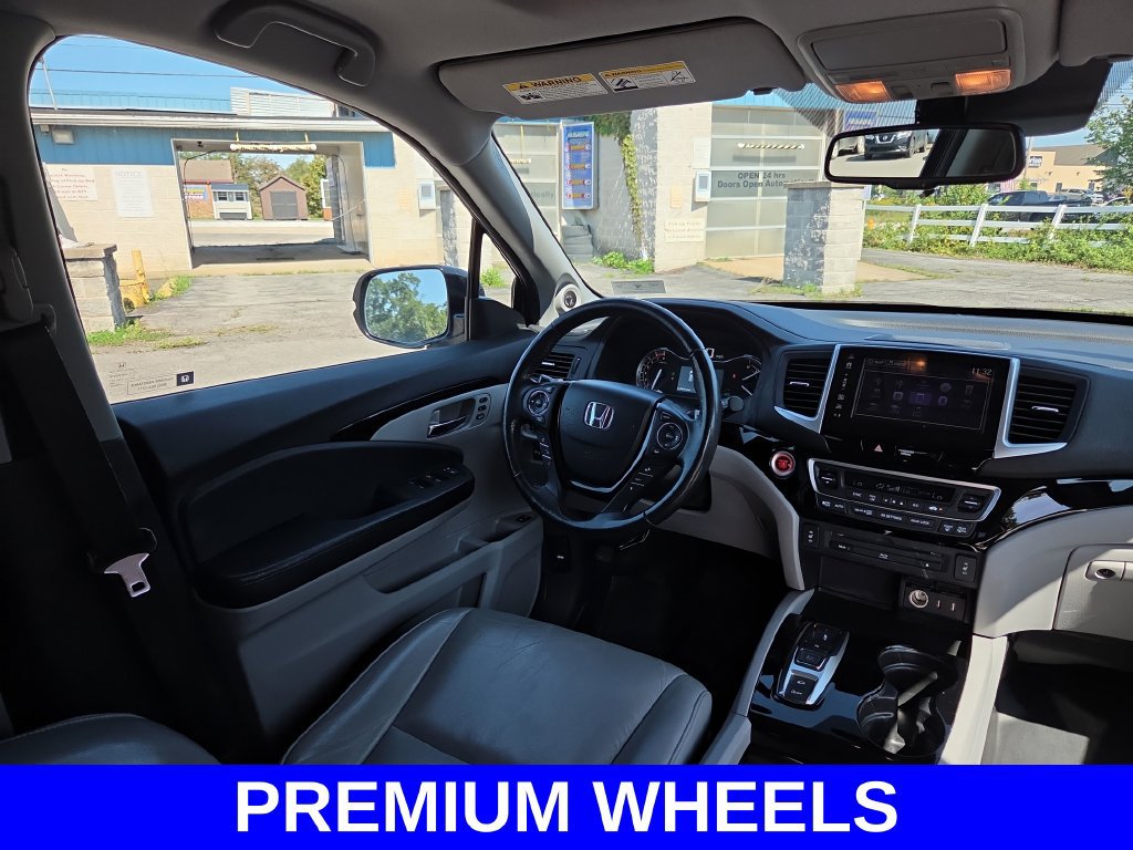 Used 2017 Honda Pilot Touring image 12