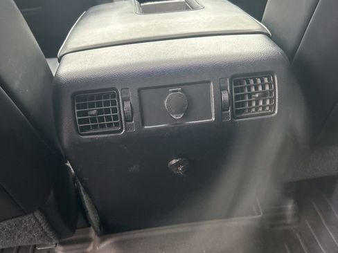 Used 2017 Toyota Tundra Platinum AWD/4WD image 25