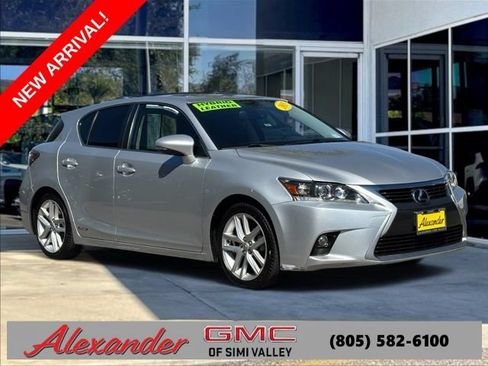 Used 2015 Lexus CT 200h w/ Navigation Package FWD image 1