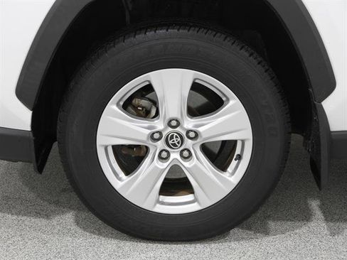 Used 2021 Toyota RAV4 XLE image 20