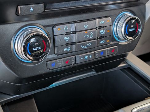 Used 2017 Ford F150 Lariat w/ Equipment Group 502A Luxury AWD/4WD image 24