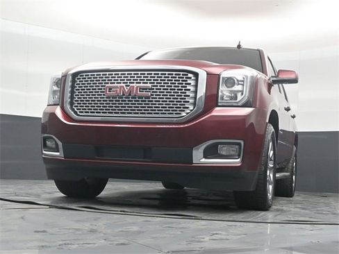 Used 2017 GMC Yukon Denali w/ Open Road Package image 47