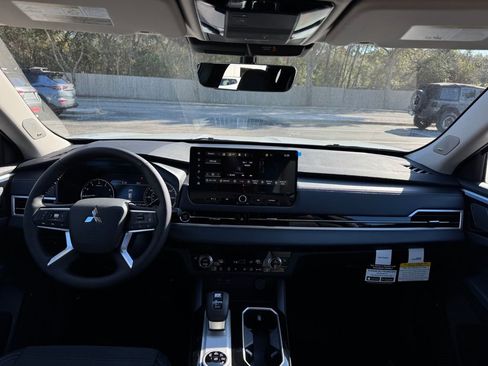 New 2026 Mitsubishi Outlander SE FWD image 24