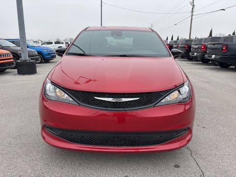 New 2026 Chrysler Voyager LX image 8