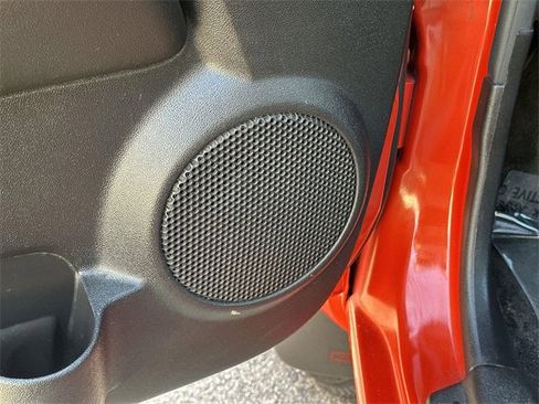 Used 2010 GMC Canyon SLT image 19