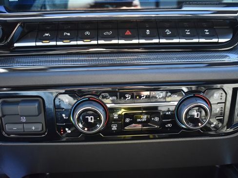 Used 2023 Chevrolet Silverado 1500 ZR2 w/ Technology Package image 30