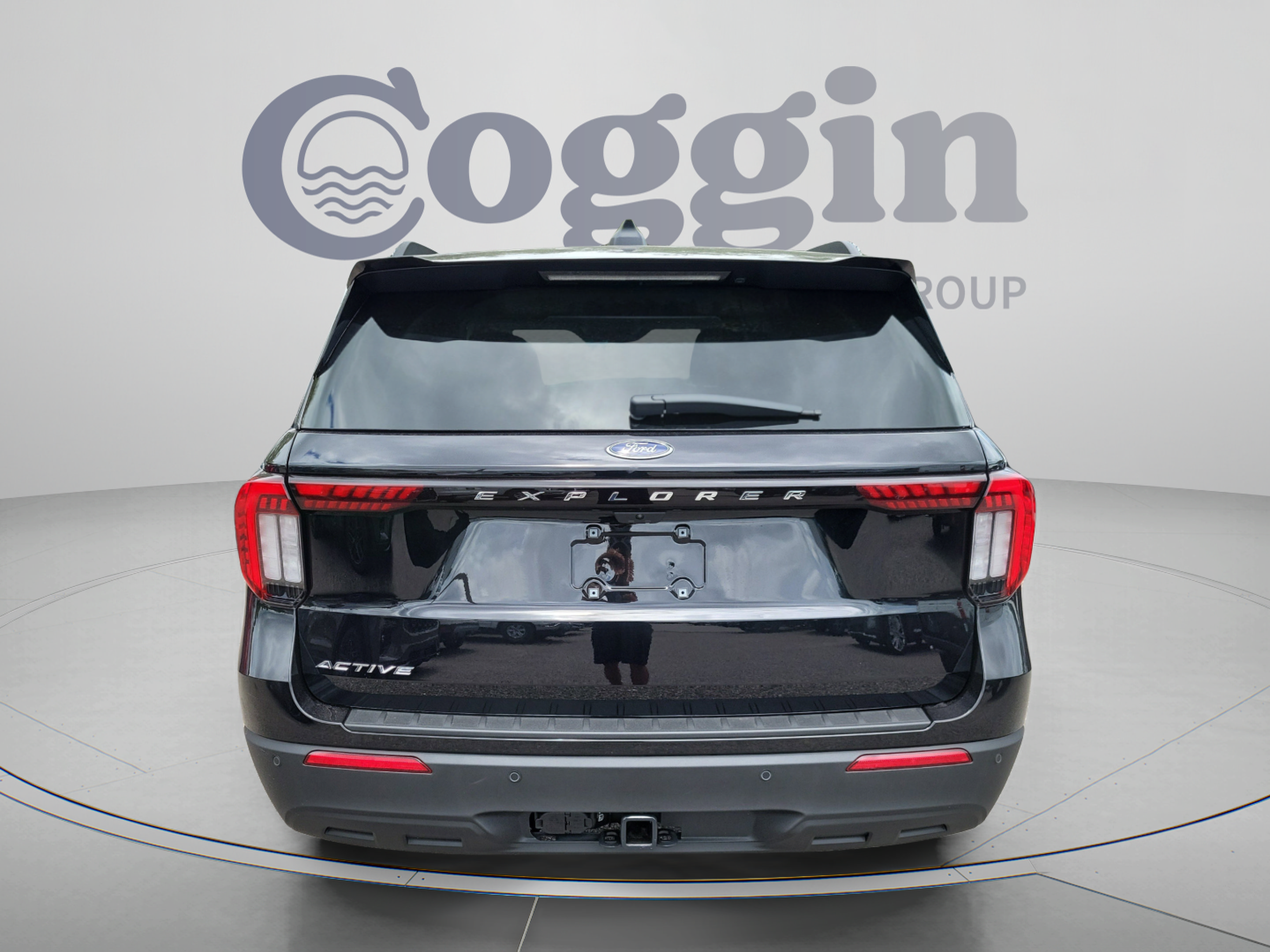 New 2026 Ford Explorer Active RWD image 3
