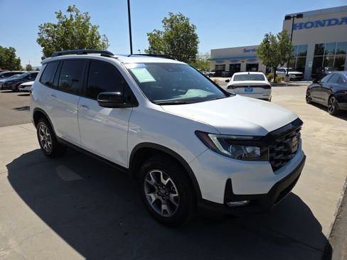 Certified 2023 Honda Passport TrailSport image 3