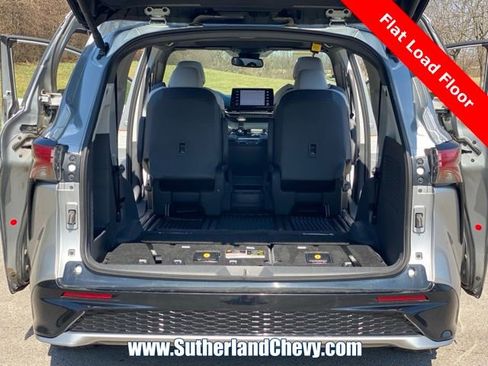 Used 2024 Toyota Sienna XSE FWD image 41