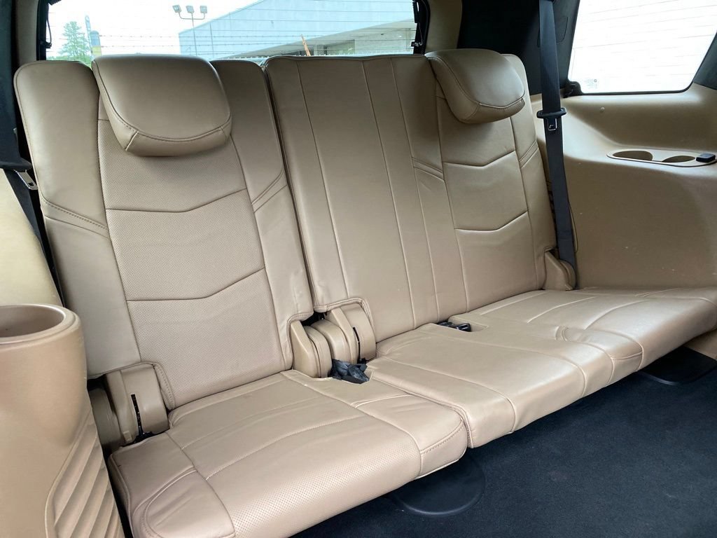Used 2019 Cadillac Escalade Platinum AWD/4WD image 12
