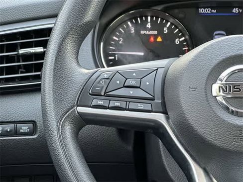 Used 2022 Nissan Rogue Sport S image 8