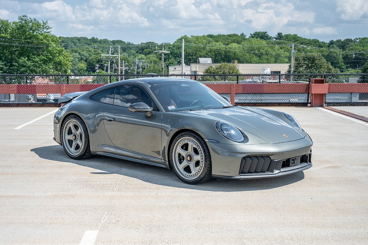 Used 2026 Porsche 911 Carrera GTS RWD image 4