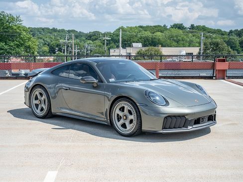 Used 2026 Porsche 911 Carrera GTS RWD image 4
