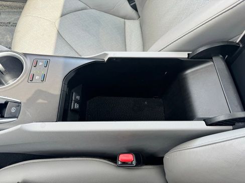 Used 2024 Toyota Camry XLE w/ Navigation Package FWD image 21