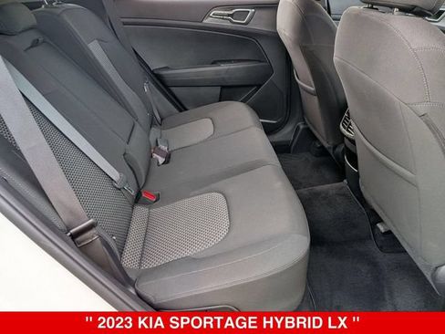 Used 2023 Kia Sportage LX AWD/4WD image 32