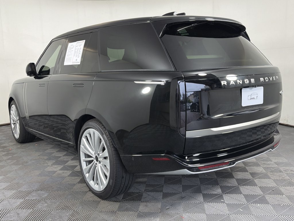Used 2026 Land Rover Range Rover SE AWD/4WD image 3