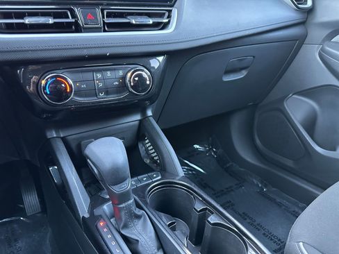 Used 2025 Chevrolet TrailBlazer LT image 39