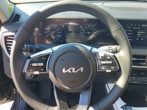 New 2026 Kia Seltos EX image 17