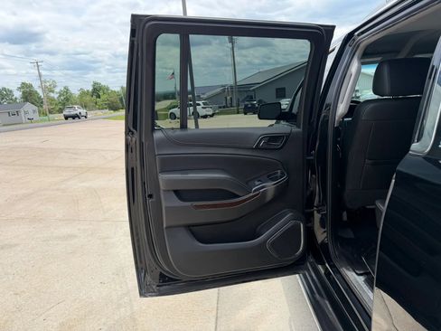 Used 2020 GMC Yukon XL SLT AWD/4WD image 36