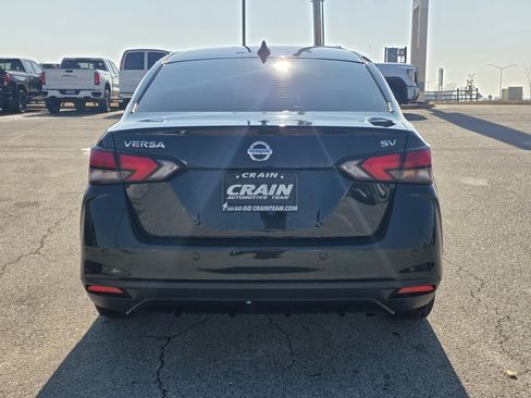 Used 2021 Nissan Versa SV image 6