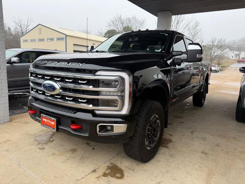 Used 2024 Ford F350 Platinum w/ Tremor Off-Road Package image 2