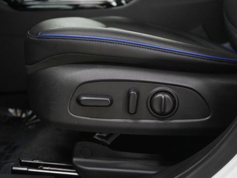 Used 2024 Buick Envista Sport Touring w/ Experience Buick Package FWD image 19