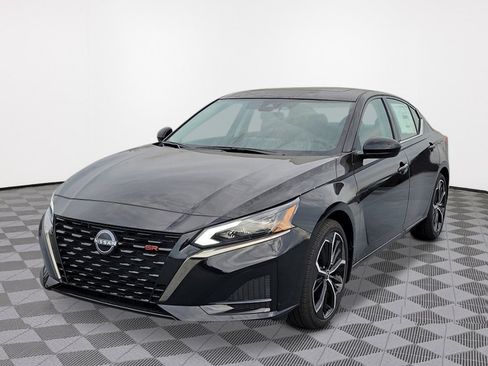 New 2025 Nissan Altima 2.5 SR image 8