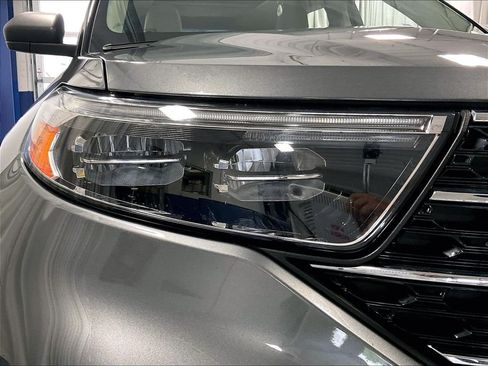 Used 2023 Ford Explorer XLT w/ Equipment Group 202A AWD/4WD image 34