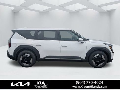 New 2026 Kia EV9 Light image 2