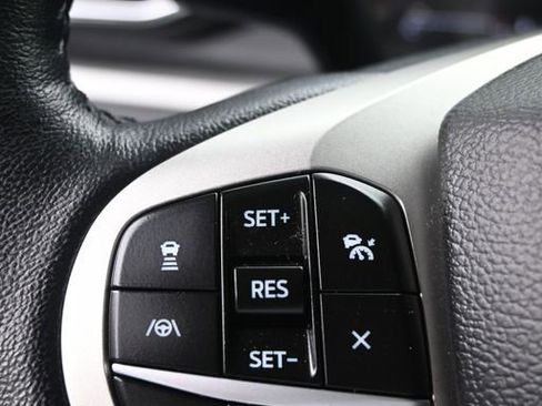 Used 2022 Ford Explorer XLT w/ Equipment Group 202A RWD image 17