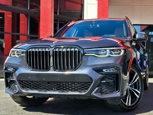 Used 2022 BMW X7 xDrive40i w/ M Sport Package image 1