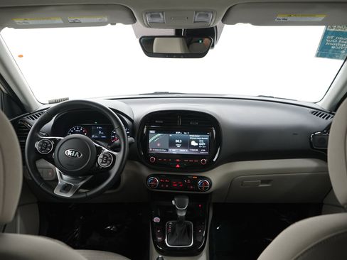 Used 2020 Kia Soul EX image 13