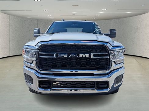 Used 2024 RAM 2500 Tradesman w/ Chrome Appearance Group AWD/4WD image 8