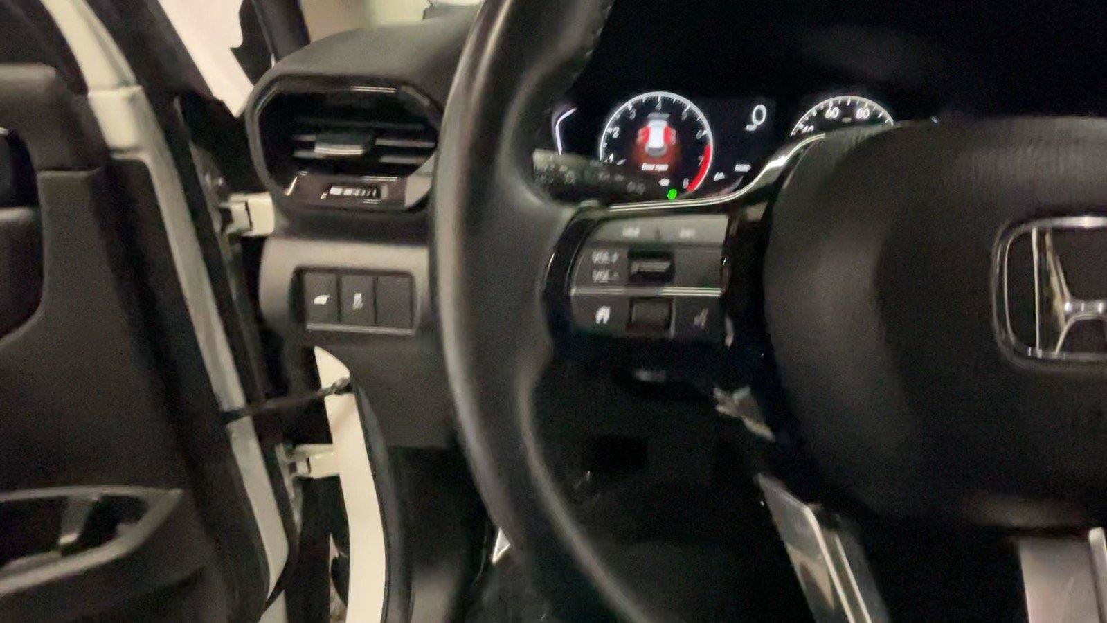Certified 2025 Honda Pilot EX-L image 35