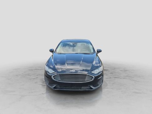 Used 2020 Ford Fusion SE FWD image 3